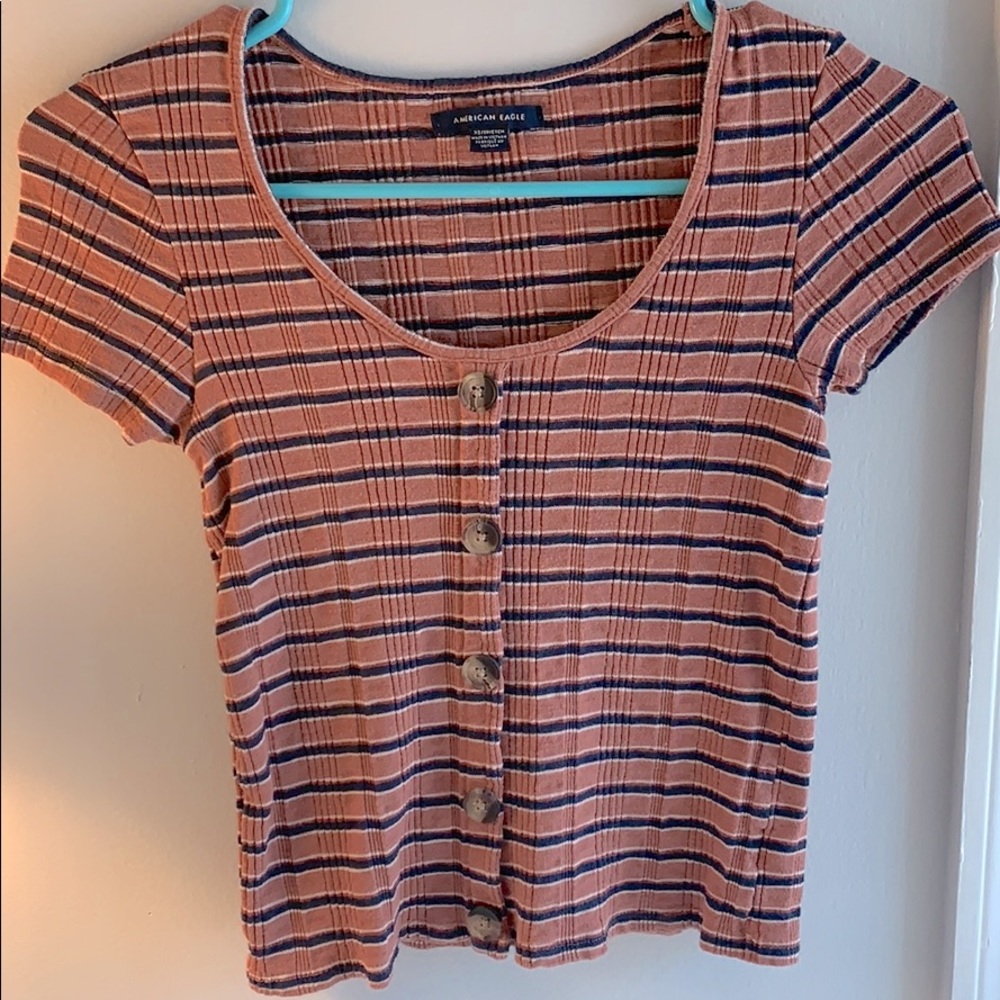 NWOT ae button top